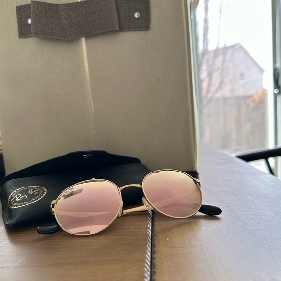 RAY-BAN SUNGLASSES! - Picture 3 of 11